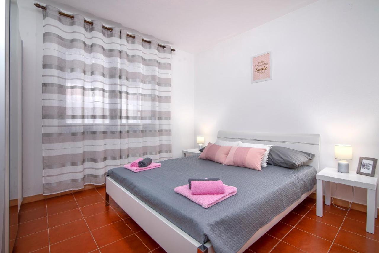 Apartment Palma Pula Exterior foto